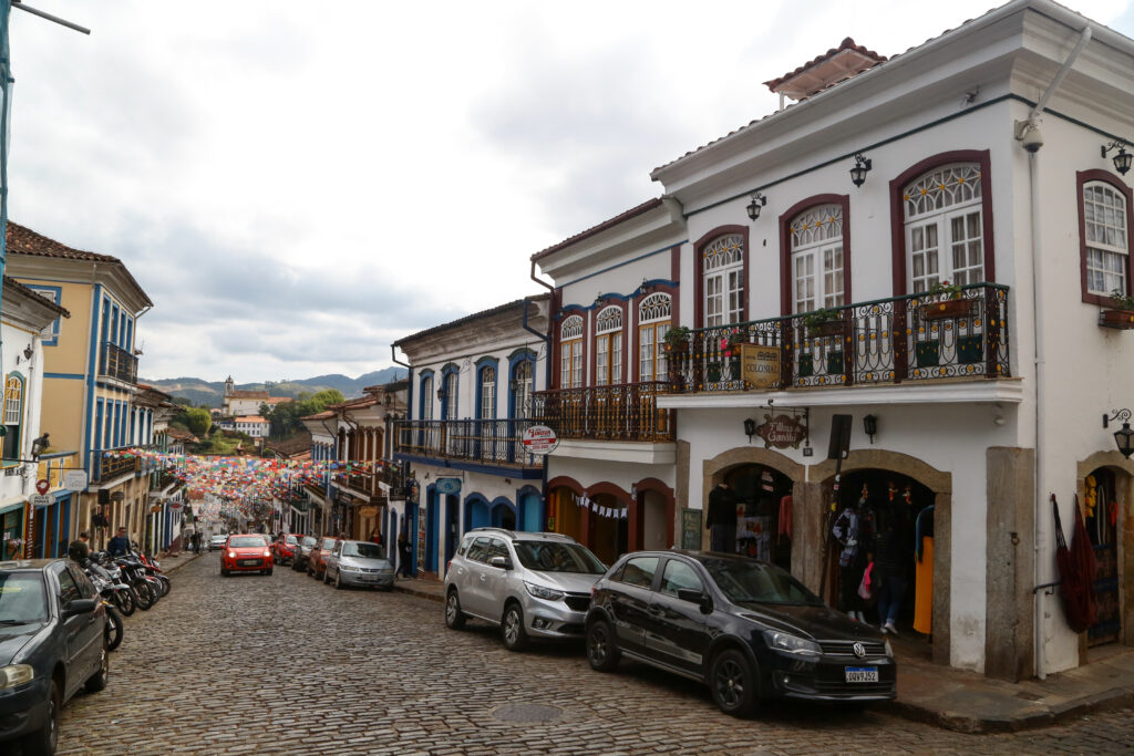 INESQUECÍVEL RUA CONDE DE BOBADELA OU RUA DIREITA