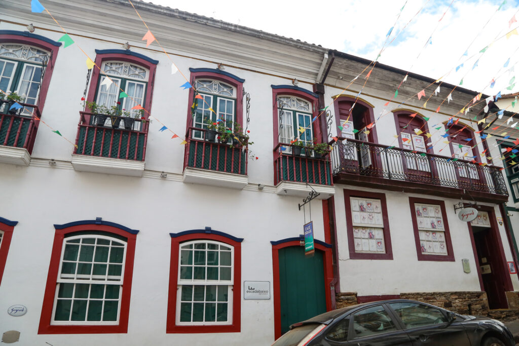 INESQUECÍVEL RUA CONDE DE BOBADELA OU RUA DIREITA