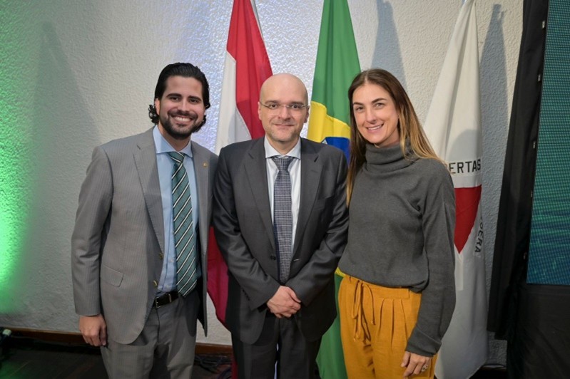 DO LÍBANO PARA O BRASIL.