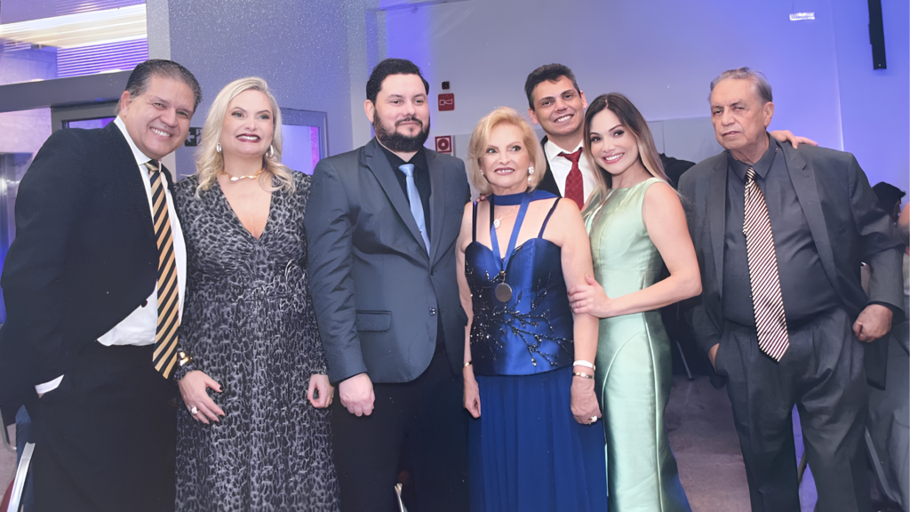 AS MÃES DE PRIMEIRA LINHA DE 2026 - HOMENAGEM DA REVISTA PRIMEIRA LINHA ÀS MÃES DE PRIMEIRA LINHA 2026, ANGELA, GLÓRIA E RAQUEL